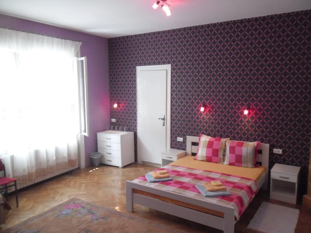 Family Top Rooms Bela Lada Sobe Νόβι Σαντ Εξωτερικό φωτογραφία
