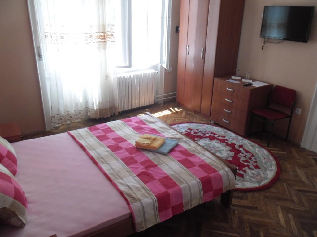 Family Top Rooms Bela Lada Sobe Νόβι Σαντ Δωμάτιο φωτογραφία